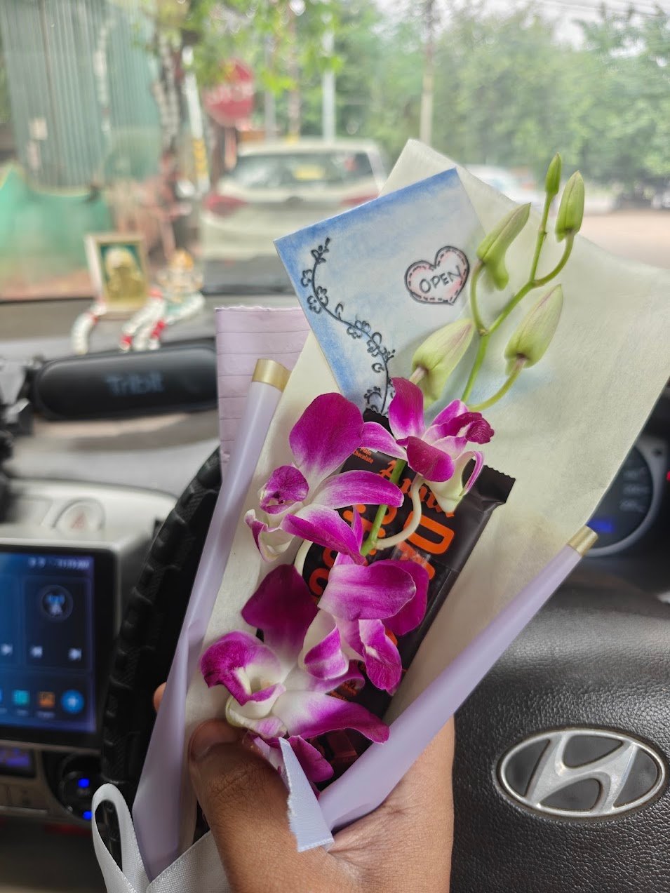Her bouquet and the letter